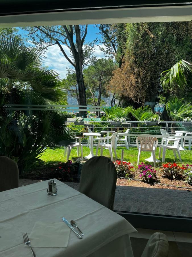 Hotel Oasi Wellness&Spa Riva del Garda Esterno foto