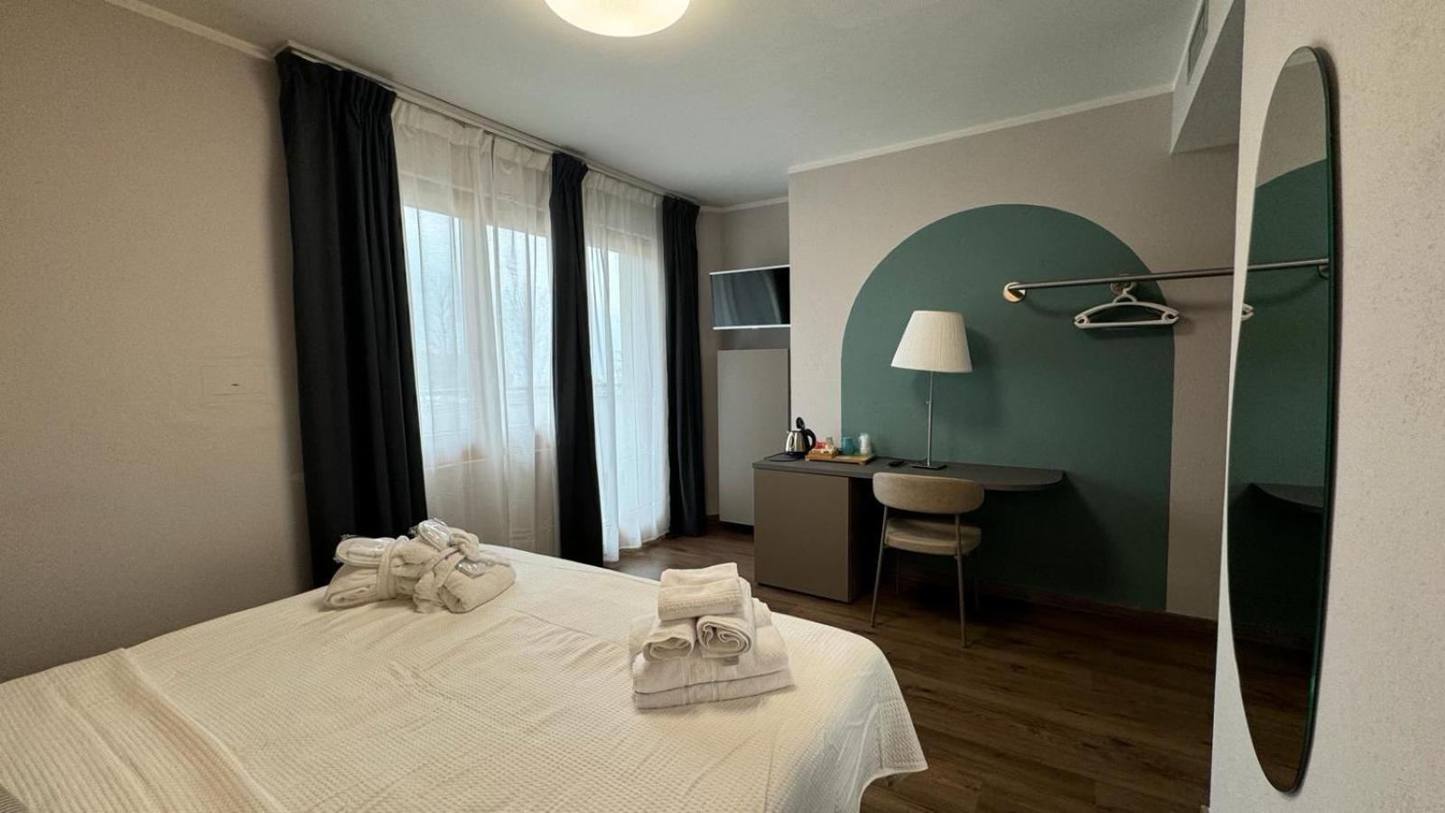 Hotel Oasi Wellness&Spa Riva del Garda Esterno foto