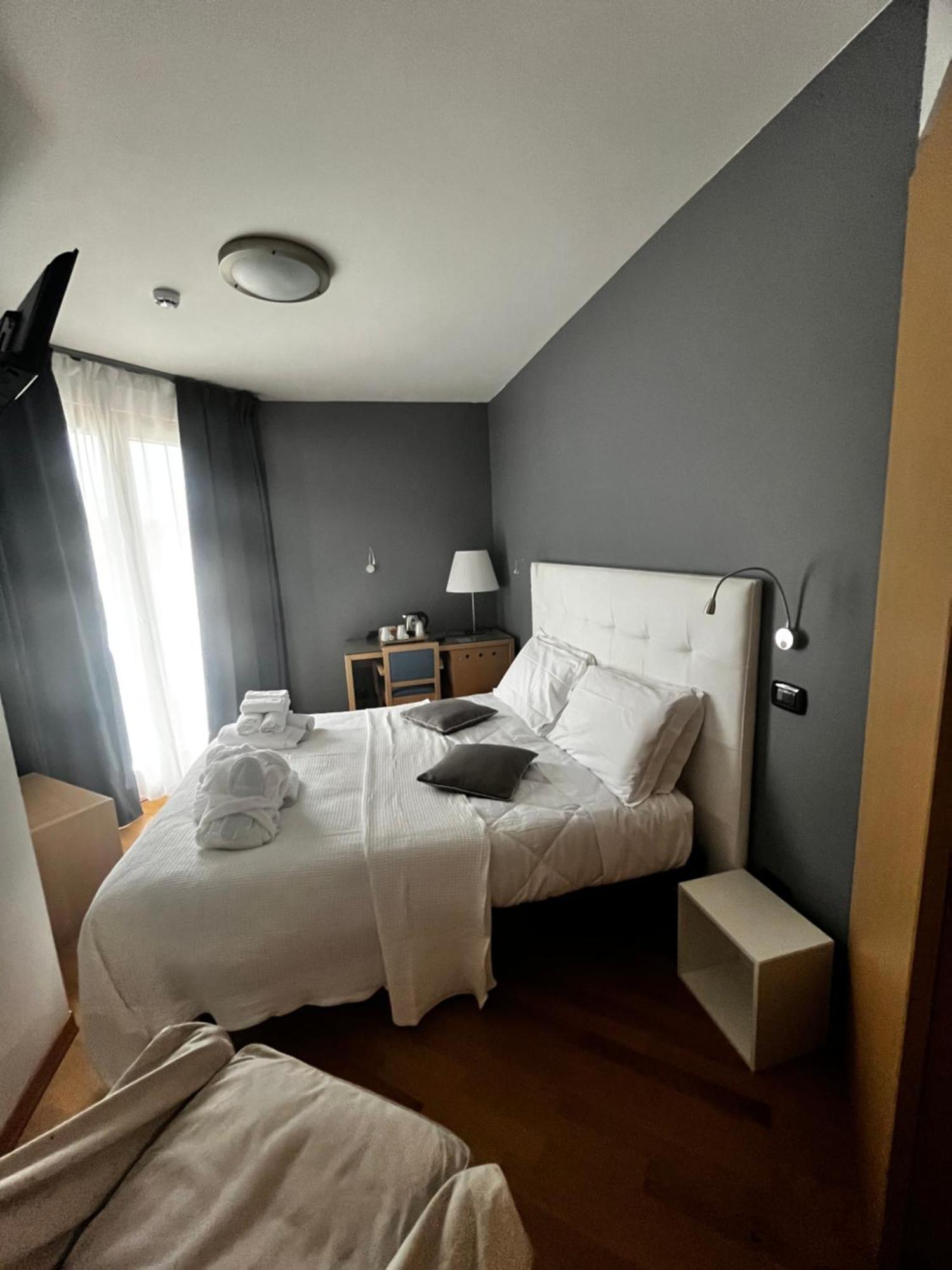 Hotel Oasi Wellness&Spa Riva del Garda Esterno foto