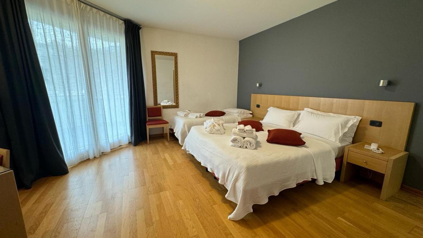 Hotel Oasi Wellness&Spa Riva del Garda Esterno foto