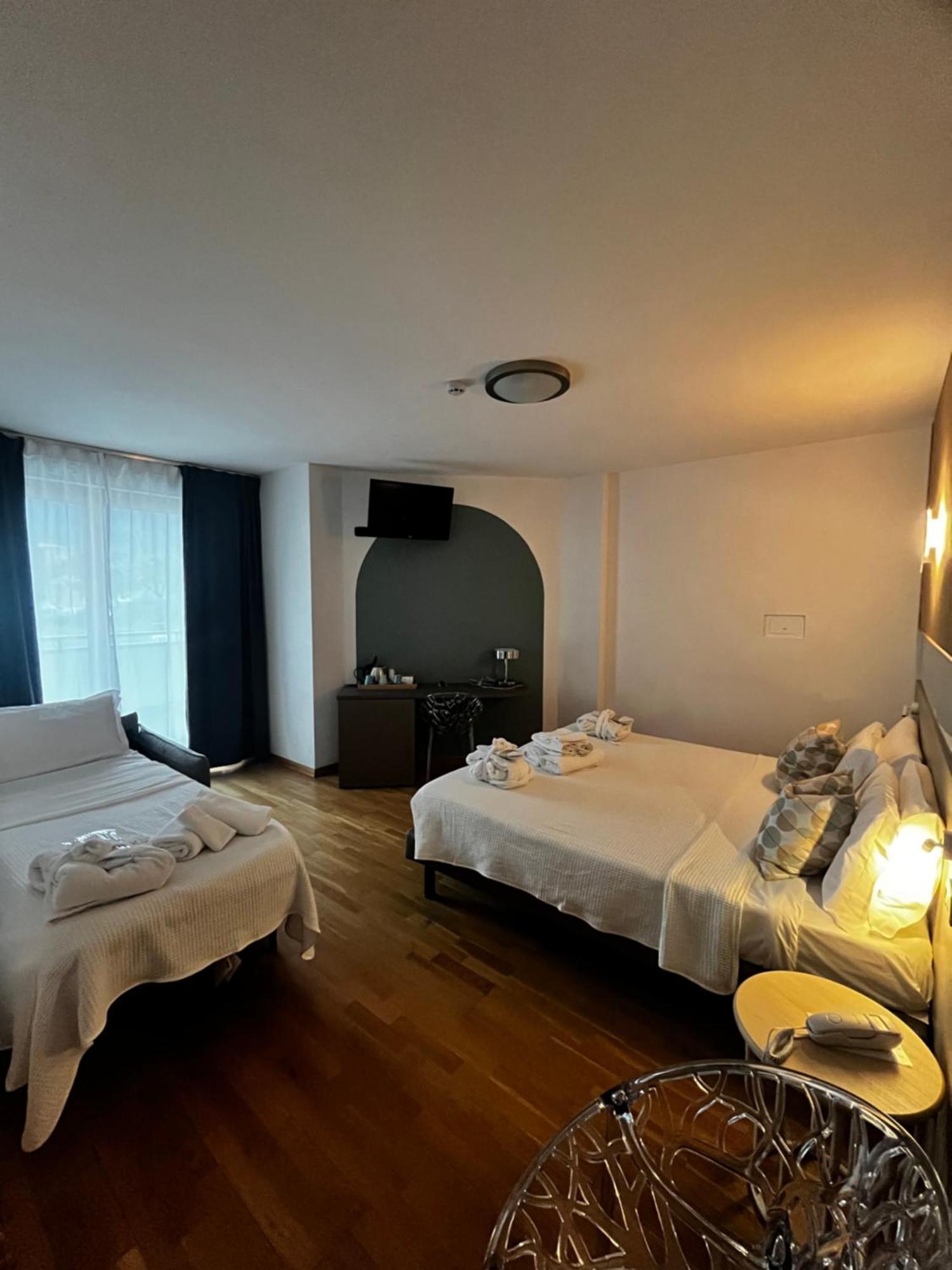 Hotel Oasi Wellness&Spa Riva del Garda Esterno foto