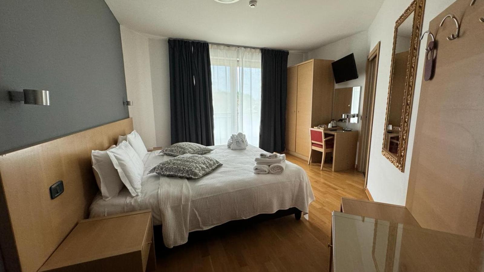 Hotel Oasi Wellness&Spa Riva del Garda Esterno foto
