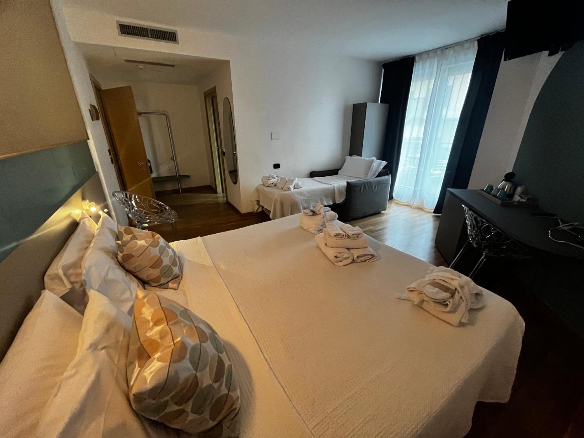 Hotel Oasi Wellness&Spa Riva del Garda Esterno foto