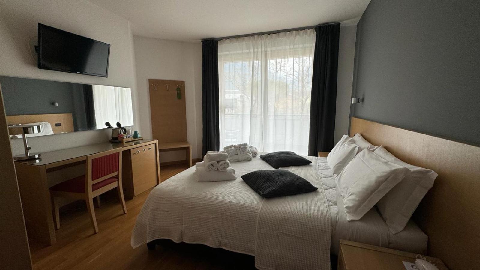 Hotel Oasi Wellness&Spa Riva del Garda Esterno foto