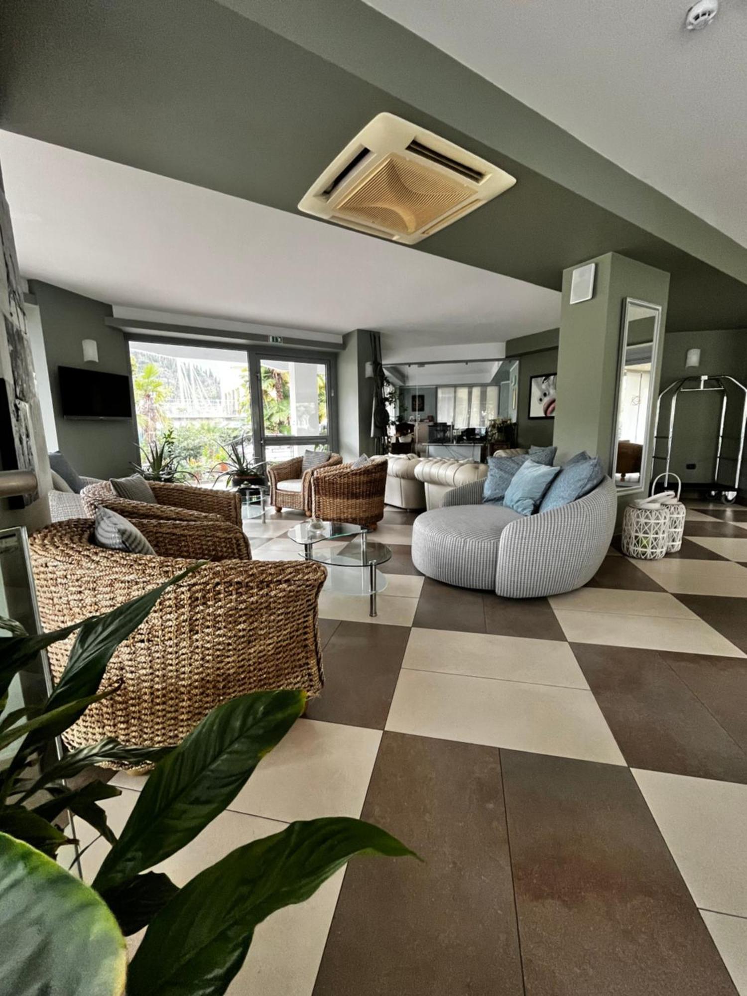 Hotel Oasi Wellness&Spa Riva del Garda Esterno foto