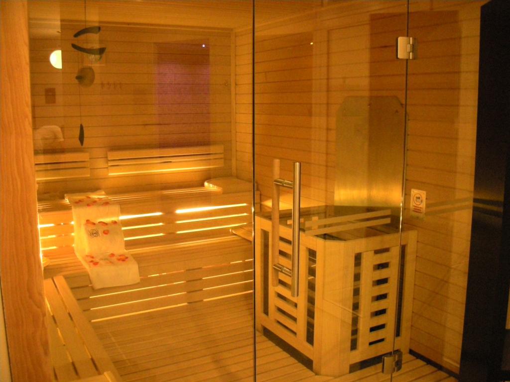 Hotel Oasi Wellness&Spa Riva del Garda Esterno foto