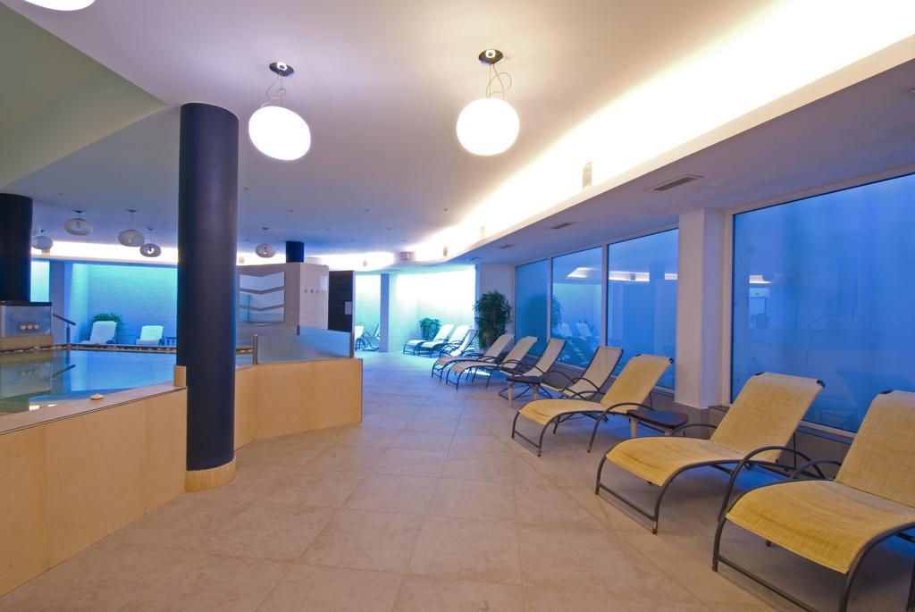 Hotel Oasi Wellness&Spa Riva del Garda Esterno foto