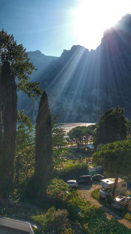 Hotel Oasi Wellness&Spa Riva del Garda Esterno foto