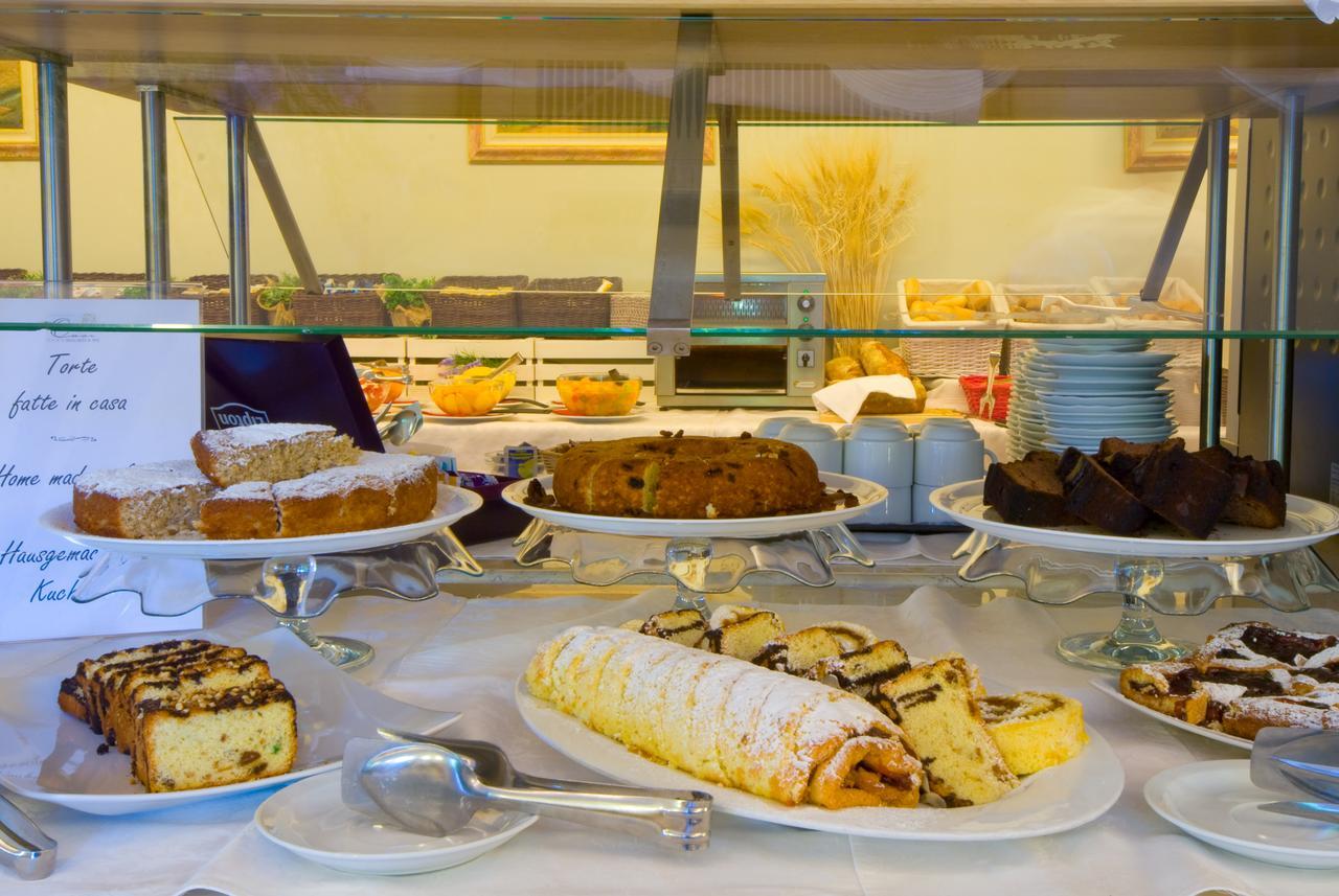 Hotel Oasi Wellness&Spa Riva del Garda Esterno foto